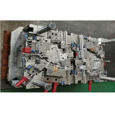 Moule d'injection de précision pour pièces automobiles