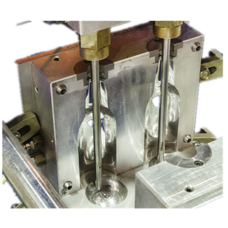 Moulage par injection et moulage par soufflage
